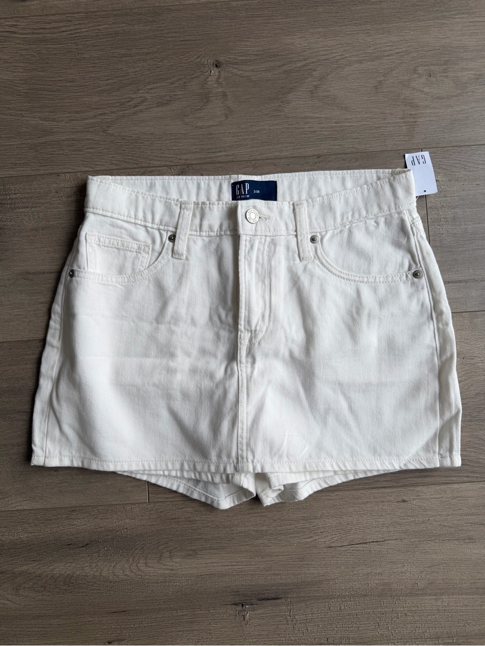 NWT Gap Factory Denim Mini Skort - white - size 2/26